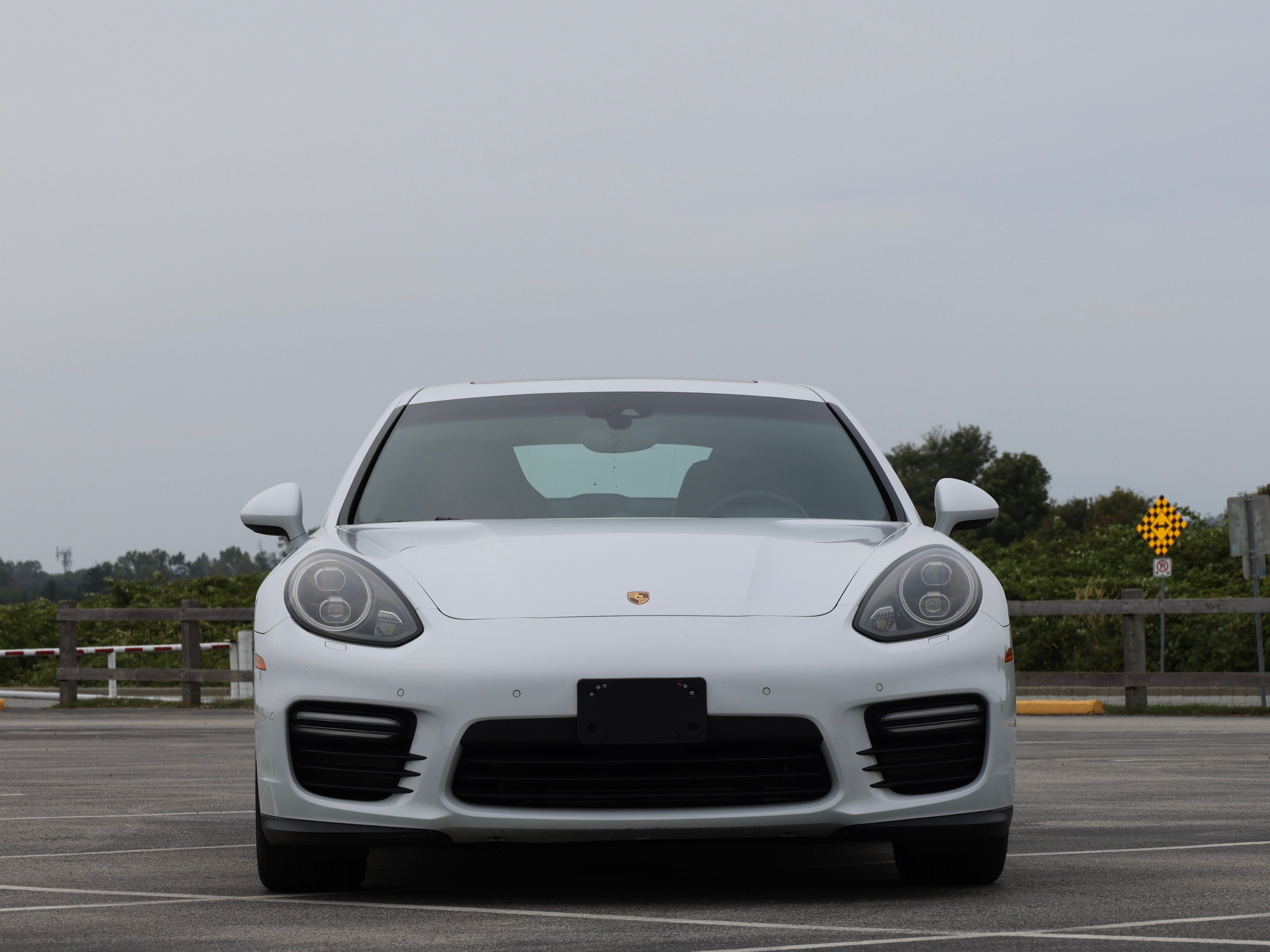 2016 Porsche panamera gts - Image 2